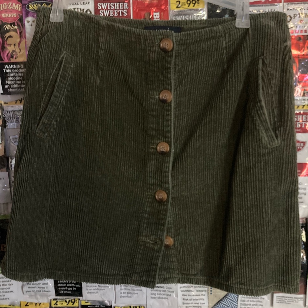 Corduroy Green skirt with pockets